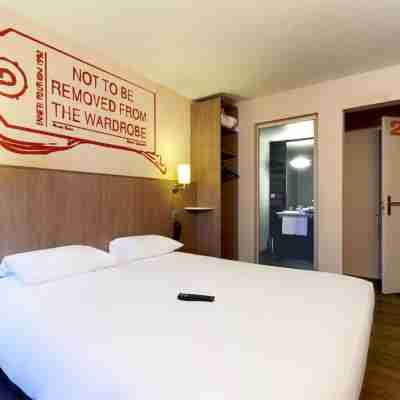 Hôtel Kyriad Cholet Rooms