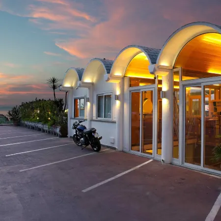 Hotel Rivage Отели рядом с достопримечательностью «Пляж Сальваторе»