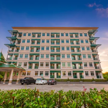 Evergreen Suite Hotel Отели рядом с достопримечательностью «Парк «Си-Тапи»»