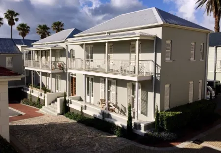 The Majestic Apartments Отели рядом с достопримечательностью «Pollsmoor Prison»