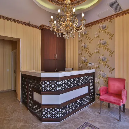 Hotel Queens Land Отели рядом с достопримечательностью «Сиркеджи»