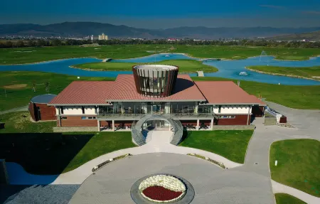 Theodora Golf Club Отели рядом с достопримечательностью «D M»