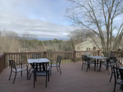 วูดบริดจ์ อินน์ และ ทาเวิร์น โรงแรมในPickens County