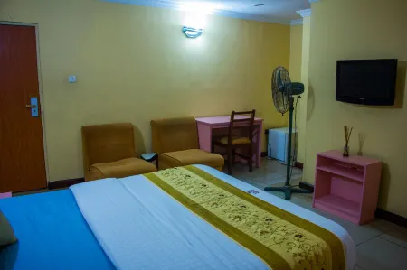 Eed Pension Boutique Hotel Отели рядом с Аэропорт Муртала Махаммед