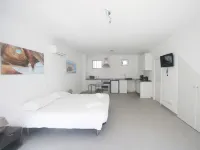Guest House Lovely Swan - de playa