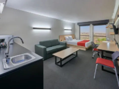 City Express by Marriott Tijuana Insurgentes Hotels near Maclovio Rojas