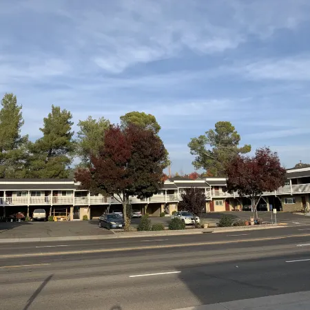 Elmwood Motel