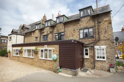 The Poplars Moulton Hotels near Adventure Ways
