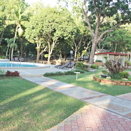 Submarine Garden Beach Resort