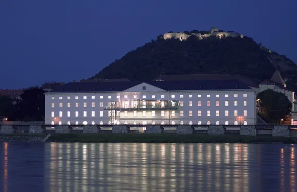 阿爾特斯科羅斯特爾酒店