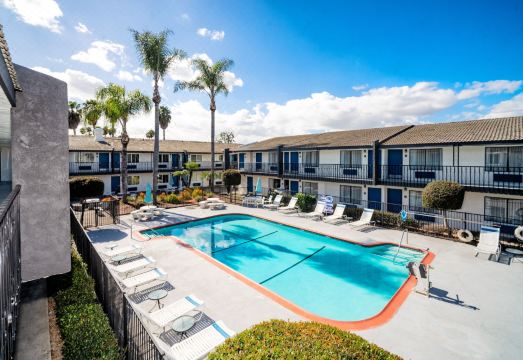 퀄리티 인 & 스위트 부에나 파크 애너하임