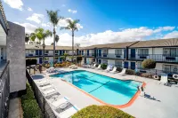 The Buena Park Hotel & Suites Hotel a Buena Park