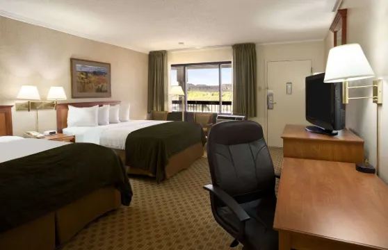 特立尼達戴斯套房酒店