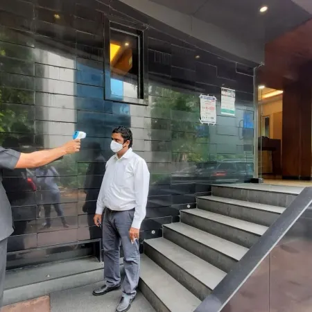 Hotel Amigo Отели рядом с достопримечательностью «Железнодорожный вокзал Дадар»