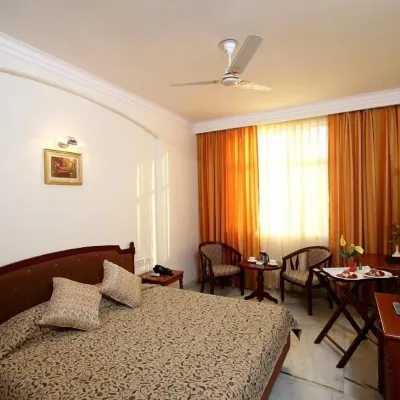 Grand President New Delhi โรงแรมใกล้ถนนช้อปปิ้ง Karol Bagh