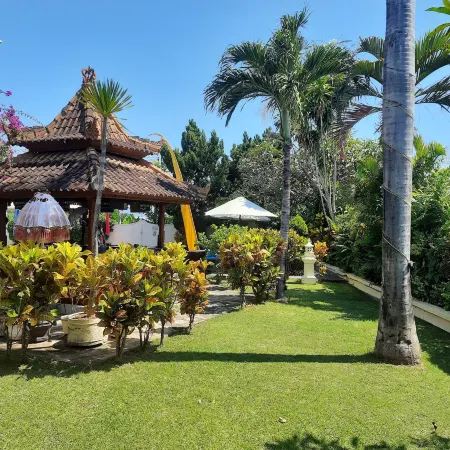 Bali Paradise Hotel Отели рядом с достопримечательностью «Пляж Ловина»