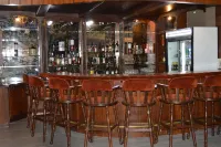 Airport Gardens Boutique Hotel - ที่มีบาร์