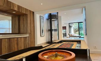 Mans o 6 Suites Riviera