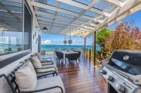 Bond House 4 Bedroom Home by RedAwning Hotels in Anahola