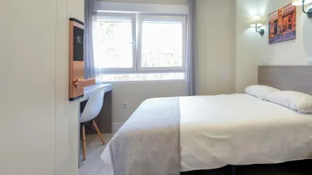 Golden Alcala Отели рядом с достопримечательностью «Faunia»