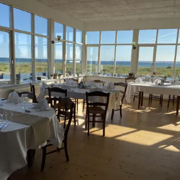 Skaerven Beachfront Condos and Cottage