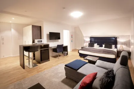 Boardinghouse by M&K