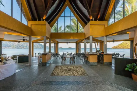 Villa Manipura Отели рядом с достопримечательностью «Chao Por Koh Chang Shrine»