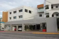 Seven Crown Express & Suites by Kavia Hotels in Cabo San Lucas
