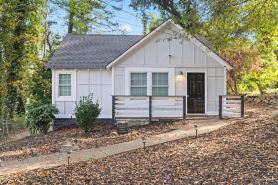 Charming 3-bedroom house with WiFi and AC in marvelous Atlanta