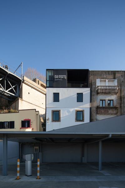 施設外観 オー ポルト アパートメンツの写真