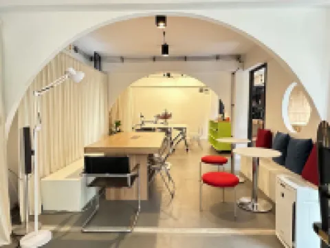 โรงแรม 9.5