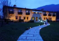 Ai Cadelach Hotel Giulia Hotels in Revine Lago