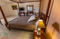 Casa Del Papa Resort & Spa Hotels near Arbre du Retour