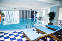 Ramada by Wyndham Almaty - Pool
