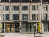 Le Dauphin Montréal Centre-Ville โรงแรมใกล้สถานีกลางเมืองมอนทรีออล