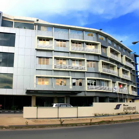 Marina Mamberamo Hotel Отели в г. Соронг