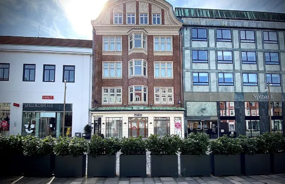 提特豪特萊特酒店