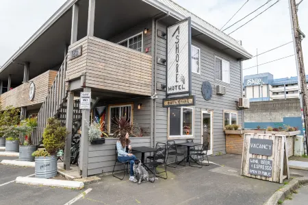 Ashore Hotel Отели в г. Сисайд