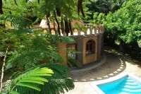 Sandele Eco Retreat Hotels near Makasutu Culture Forest