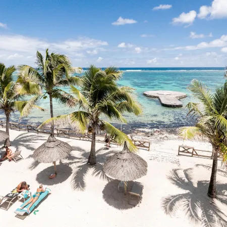 Le Peninsula Bay Beach Resort & Spa