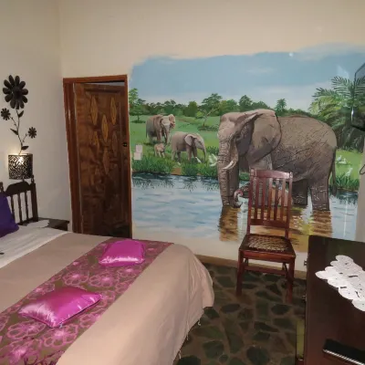 Parrot Lodge Hotels near The Hillside Dams Conservancy