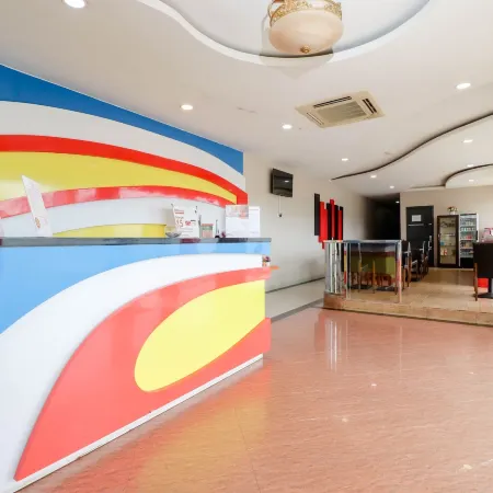 Blitz Hotel Batam Near Sultan Mahmud Ri'Ayat Shah