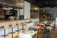 Internacional Design Hotel - С баром