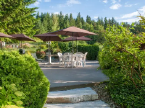 Hilltop Inn - Salmon Arm Hotels in Salmon Arm