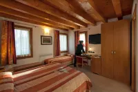 Albergo Antica Corte Marchesini Hotels in der Nähe von Casoni della fogolana