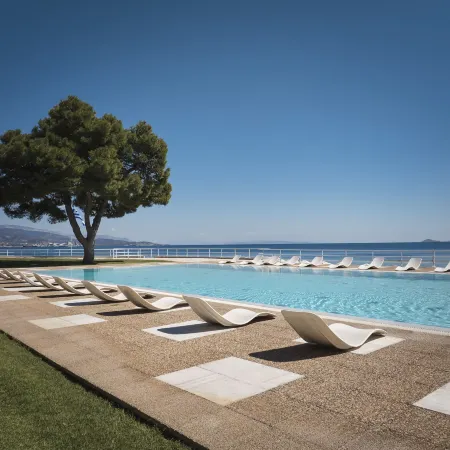 Kalamaki Beach Resort