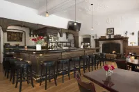 Benbow Historic Inn - bar