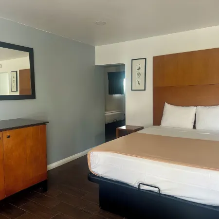 Oceanside Inn and Suites