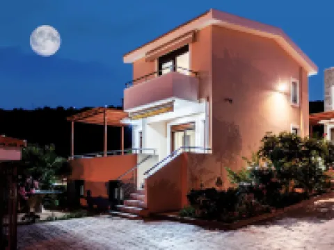 Armonia by the Sea - Majestic Seaside Retreat Hotels in Petalidi