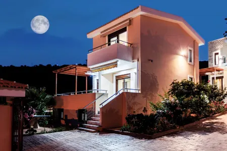 Armonia by the Sea - Majestic Seaside Retreat Отели рядом с достопримечательностью «Rimon Reza»